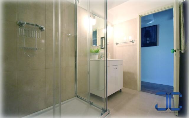 Pardal Apartment by JC