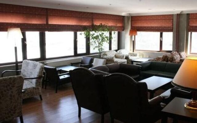 Uslan Hotel