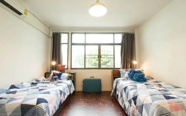 Vacation Townhome near BTS Ekamai