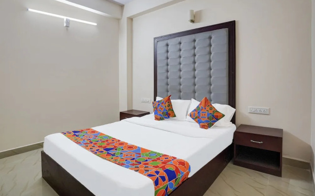 FabHotel Leo Grand