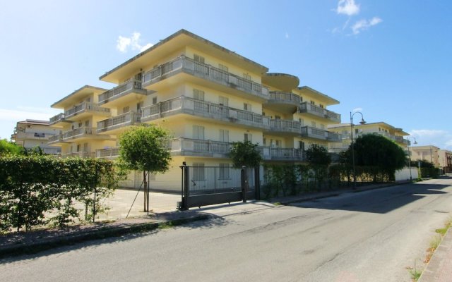 Apartment With 2 Bedrooms in Caulonia Marina, With Wonderful sea View,