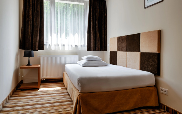 Boutique Hotel's Kwiska / Legnicka