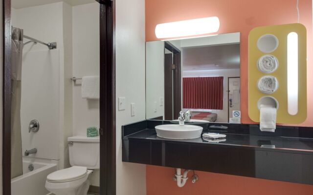 Motel 6 Brownsville North #4625