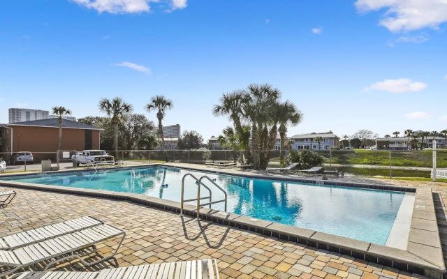 Gulf Terrace 160 - Pet-friendly First Floor Condo in Center of Destin 2 Bedroom Condo by Redawning