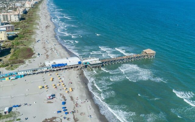 Cocoa Beach Club by Happy Palm Stays