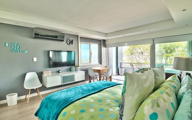 Clifton Studio