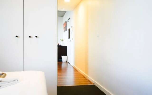 Modern 2 Bedroom Apartment With City Views