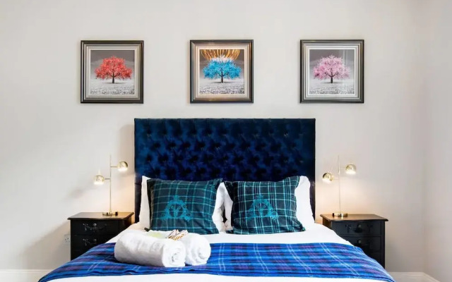 JOIVY York Place Apartment in Georgian City Centre Building