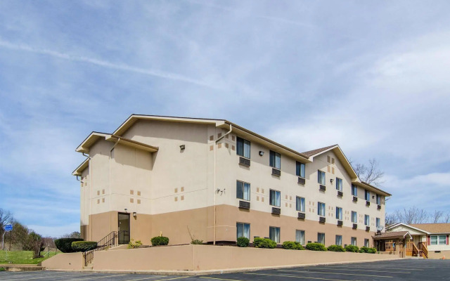 Motel 6 Montoursville, PA - Williamsport