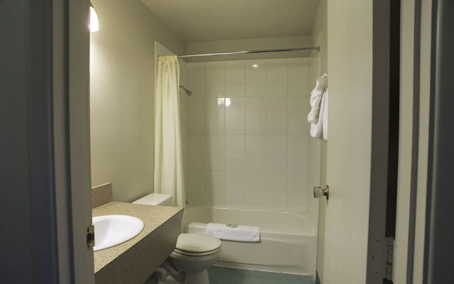 Aladdin Inn & Suites
