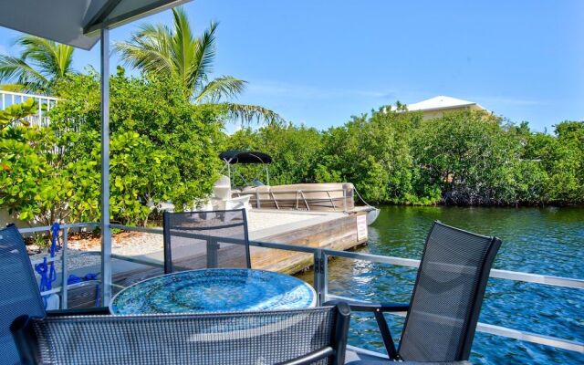 Aqua Lodge Rentals At Coconut Cay