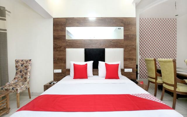 OYO 13373 Hotel Royal star