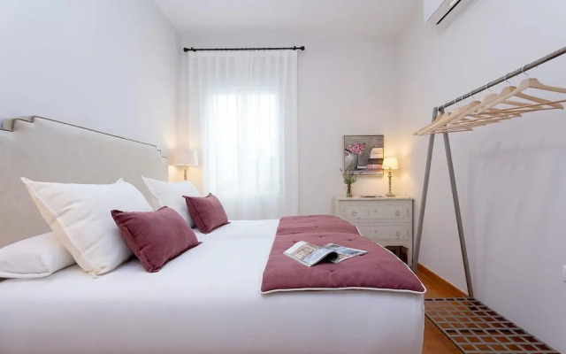 Genteel Home Manuel de Sandoval