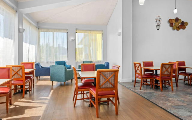 Days Inn by Wyndham Lafayette Near Lafayette Airport