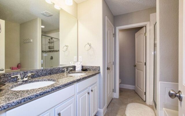 Solterra - 6 Bedrooms House w/pool-7040SR Home by RedAwning