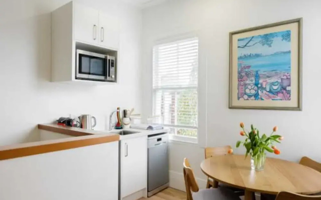 Light-filled Renovated Villa, Walk to Ponsonby Road