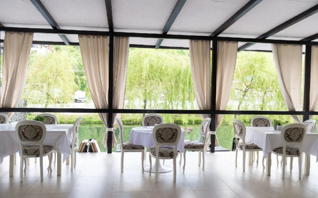 Complex Pescaresc Gura Repezii Borsa