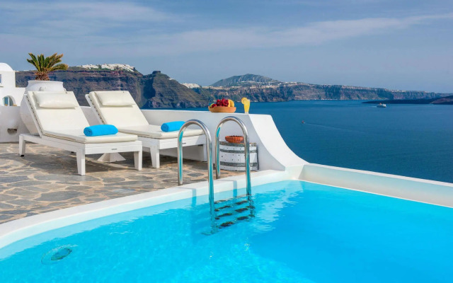 Kima Oia Suites