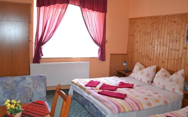 Silatti Panzió-Apartmanház