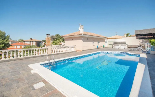 Villa Masia Blanca