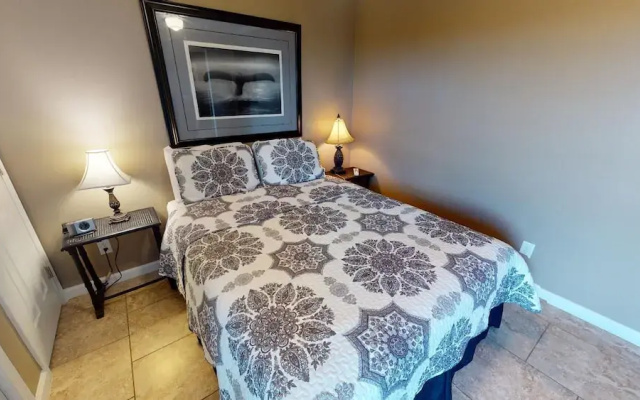 Maravilla Seawall Condos by AB Sea