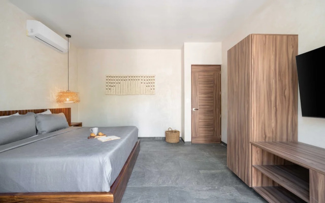 Twelve O’Clock Luxury Villas