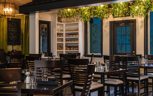 Twisted Lemon Restaurant & Boutique Inn