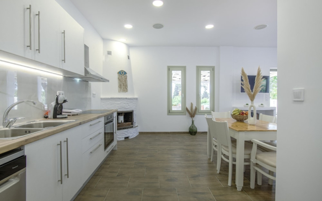 Arethousa House