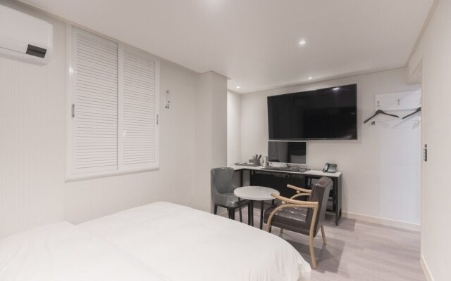 Zam Hotel