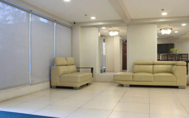 Gilmore Tower Suites By SMS Hospitality