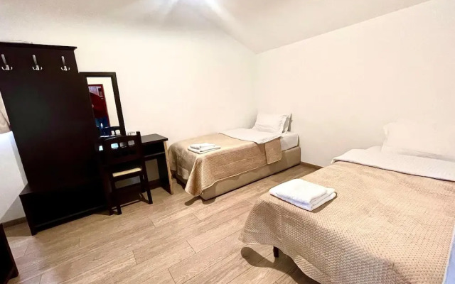 City 5 Hotel