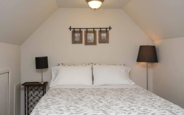 Residences at The Railyards - Downtown Austin