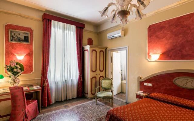 Antica Residenza DAzeglio Room&Breakfast di Charme