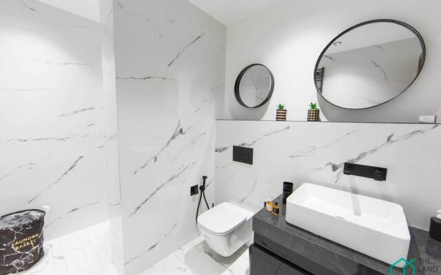 Sunset 203 Luxury apt With Gym in Lac1