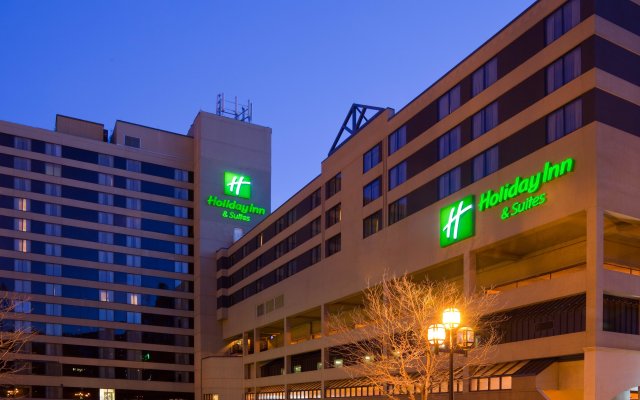 Holiday Inn & Suites Duluth Downtown, an IHG Hotel
