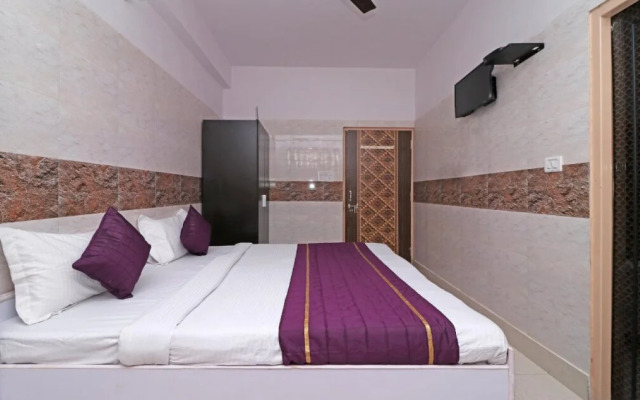 OYO 12911 New Capital Inn