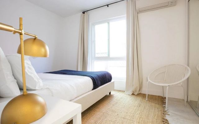 Guy St 2 - Avalon II