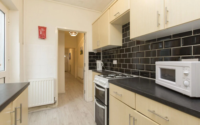 Townhouse Plus @ 40 West St