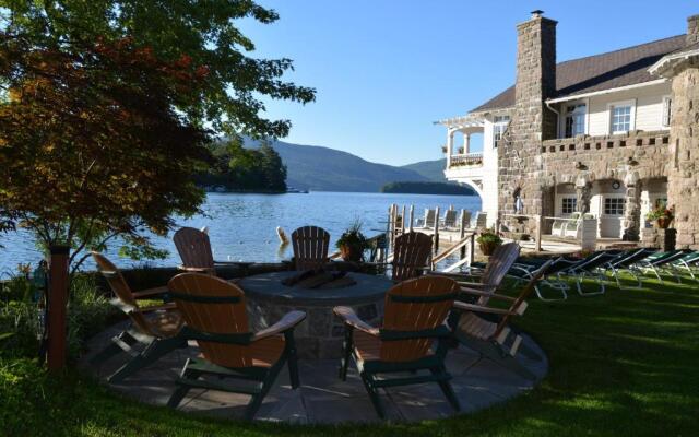 Boathouse Waterfront Lodging