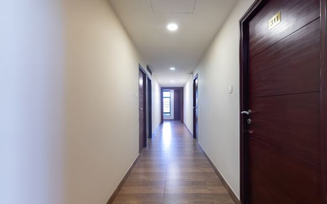 OYO 19377 Falnir Palace