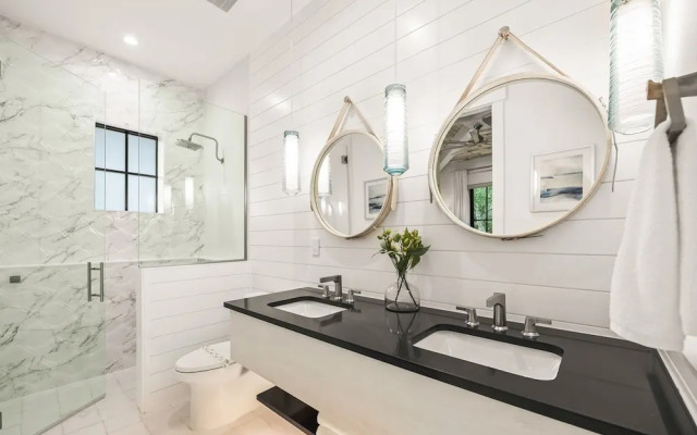 Salty Oak in Siesta Key