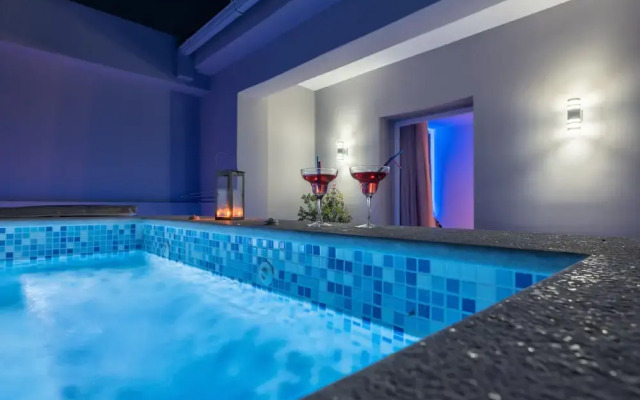 Savvas Luxury Suites