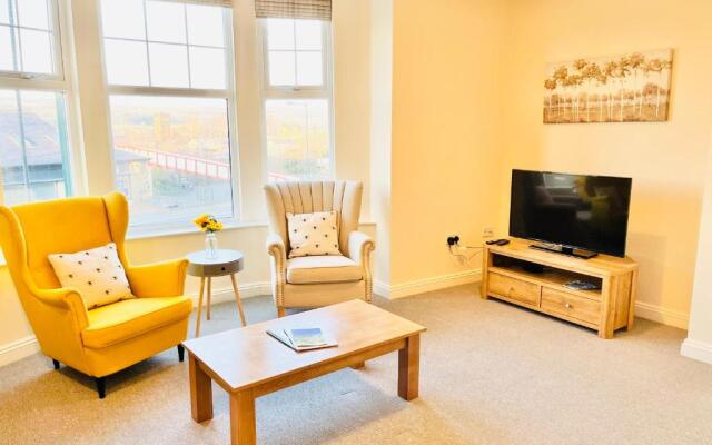 Ilkley Apartment with Parking