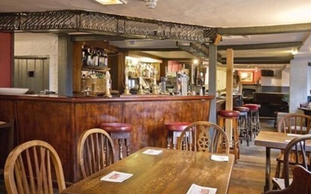 The May Garland Inn