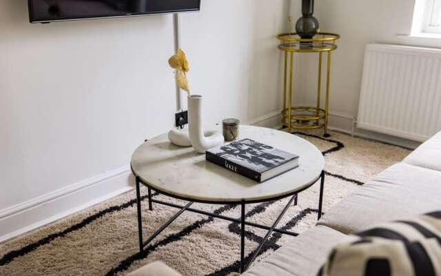 The Kensington And Chelsea Classic - Glamorous 2bdr Flat