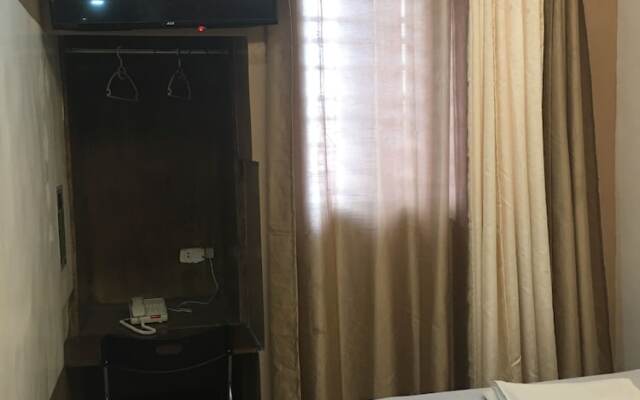 Mambaling Pension House - 2
