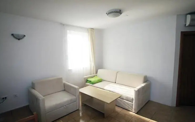 Apartments Jakov