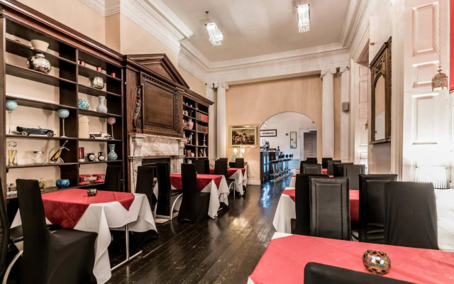 OYO Baylis House Hotel