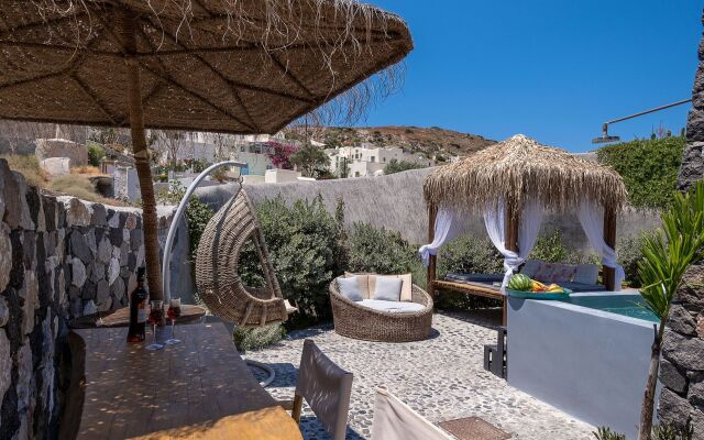 Rock Villas - Emporio | Pool, Jacuzzi, Castle View