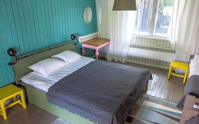 Saarj¿e puhkemaja tuba koos hommikus¿¿giga